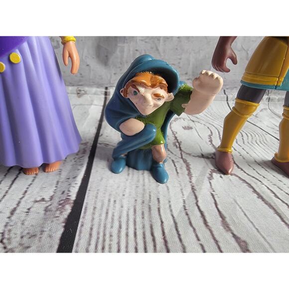 Disney Hunchback of Notre Dame Esmerelda Phoebus Quasimodo PVC Figures - Picture 3 of 7